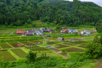 北信・栄村・白鳥大橋から望む明石集落(長野県:2026年6月)