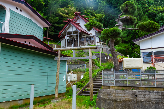 小谷石神社に参拝して矢越岬踏査の無事に感謝を捧げた