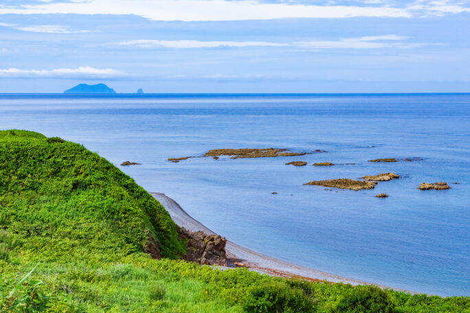 道南・松前・白坂付近から望む渡島小島（北海道：2026年7月）