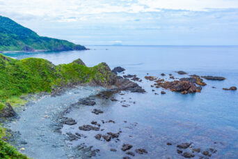 道南・上ノ国・小砂子付近から望む渡島小島（北海道：2026年7月）