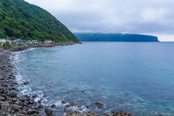 道南・函館・元村・椴法華漁港から望む銚子岬（北海道：2026年7月）
