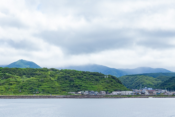 朝一番に登ってきた笹山は雲の中